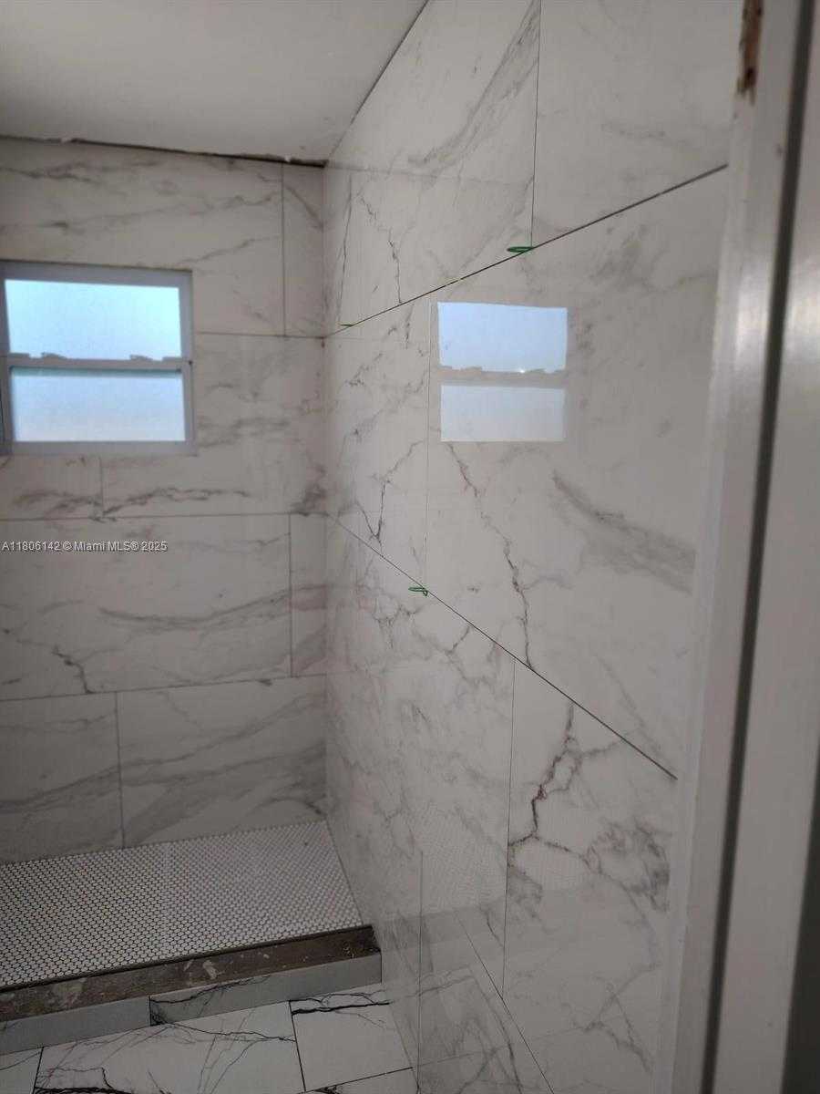 Small Image of 884 MONTEGO DR, West Palm Beach Number 14