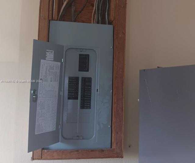 Small Image of 884 MONTEGO DR, West Palm Beach Number 19