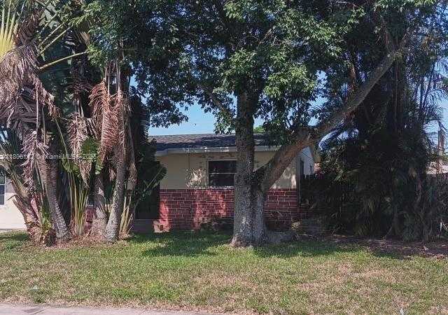 Small Image of 884 MONTEGO DR, West Palm Beach Number 2