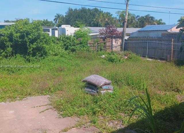 Small Image of 884 MONTEGO DR, West Palm Beach Number 25