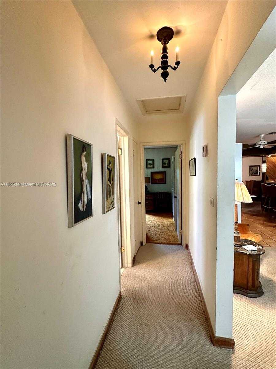 Small Image of 2040 NORTH HIBISCUS DR, North Miami Number 12