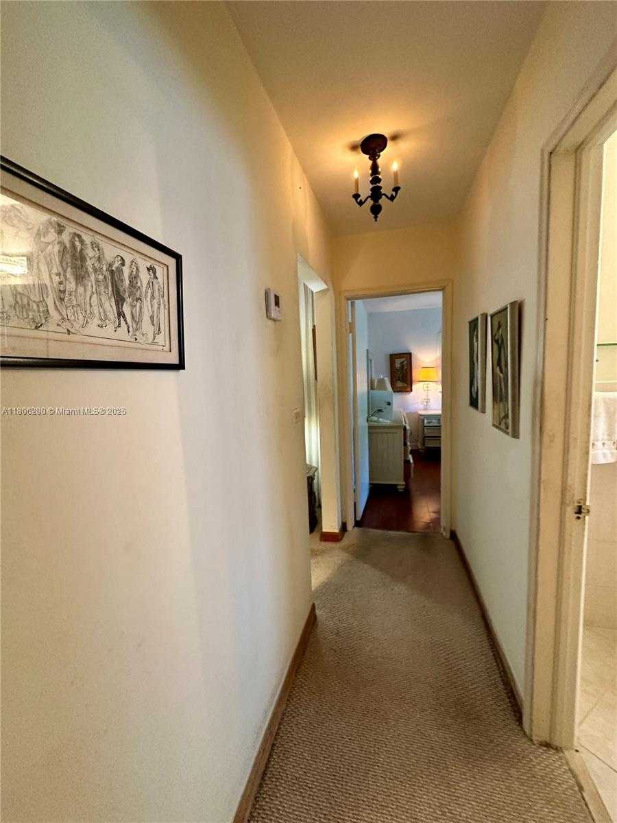 Small Image of 2040 NORTH HIBISCUS DR, North Miami Number 13