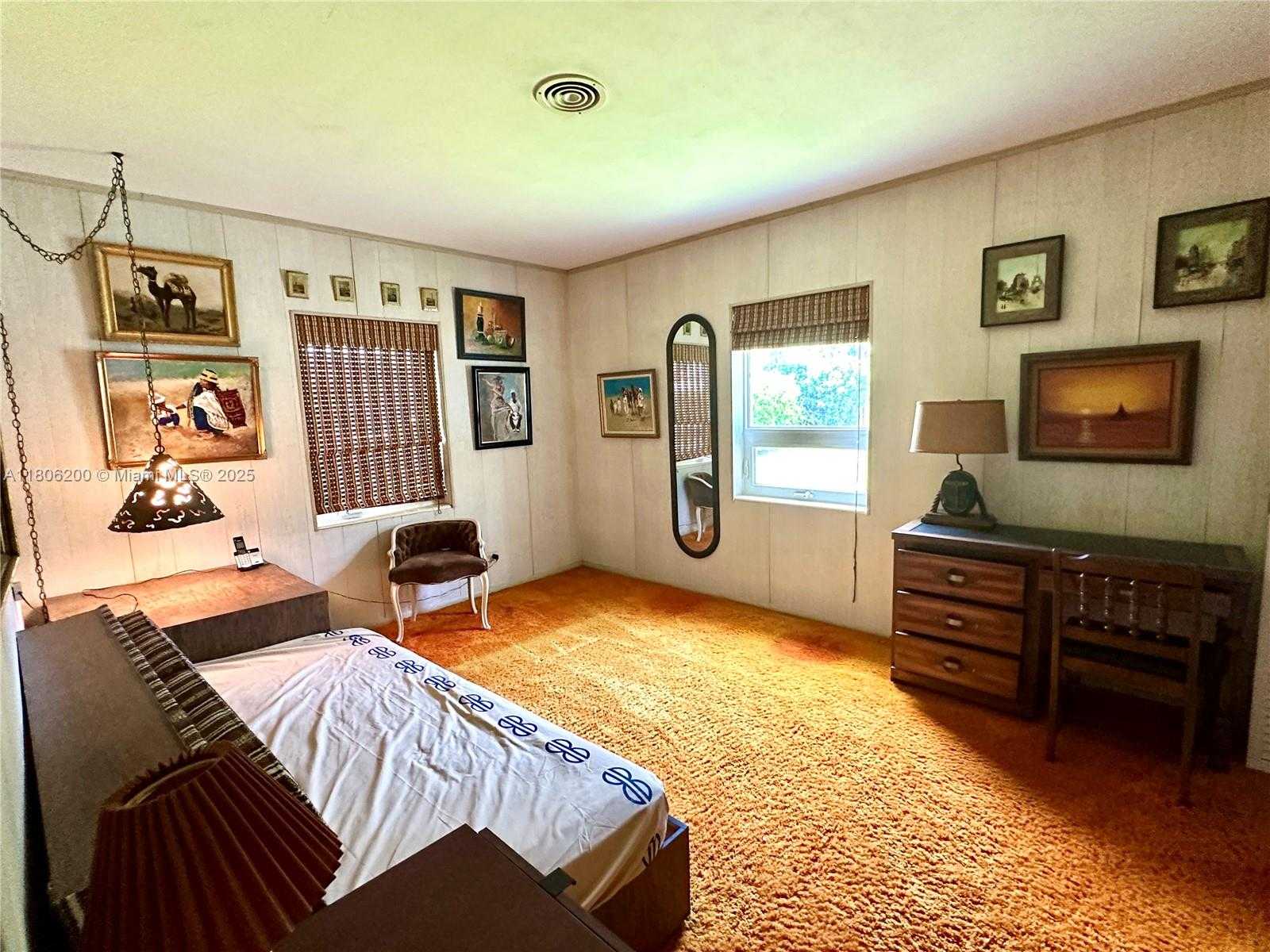 Small Image of 2040 NORTH HIBISCUS DR, North Miami Number 18