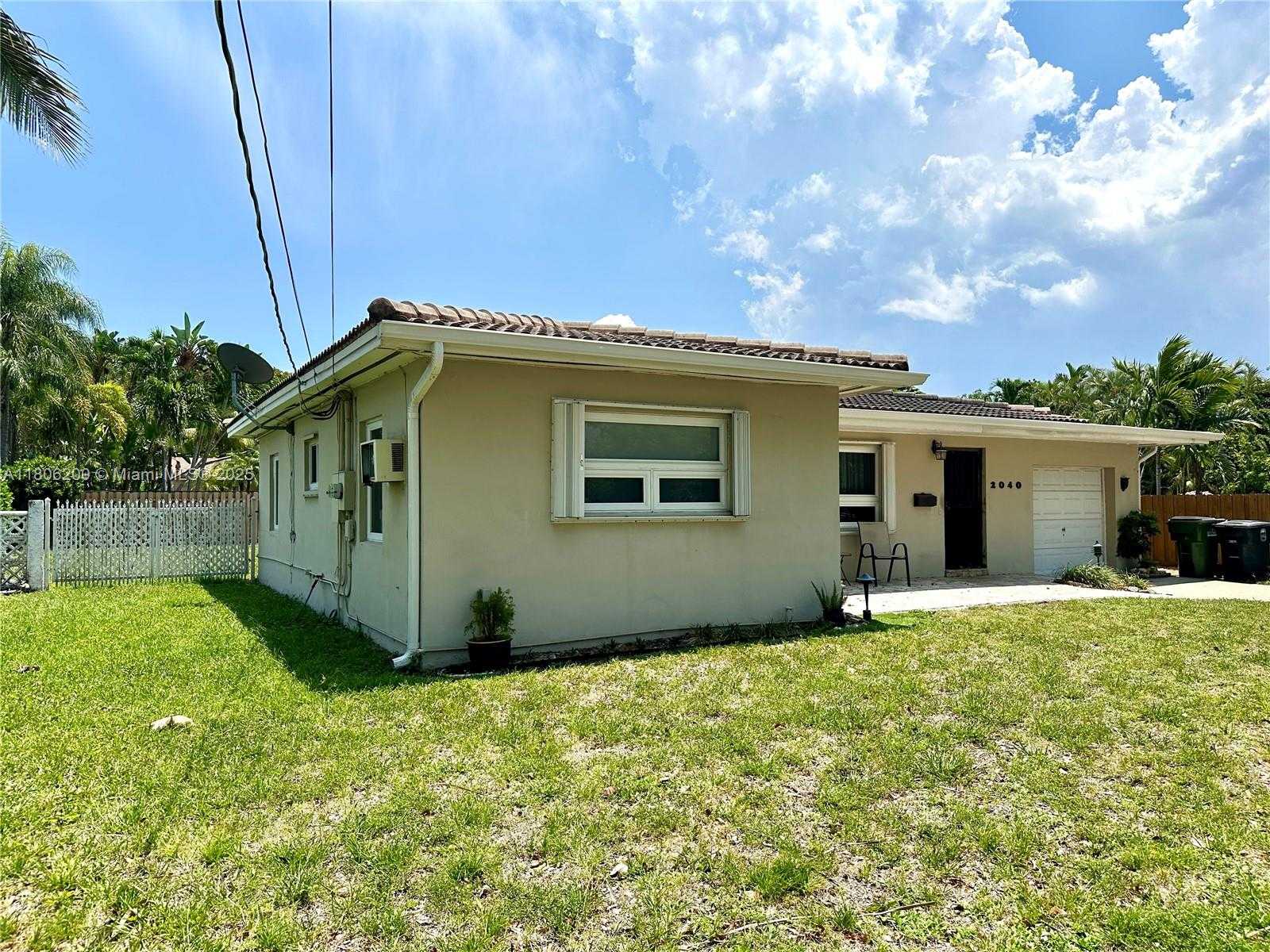 Small Image of 2040 NORTH HIBISCUS DR, North Miami Number 3