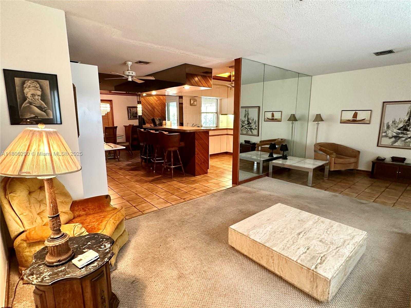 Small Image of 2040 NORTH HIBISCUS DR, North Miami Number 6