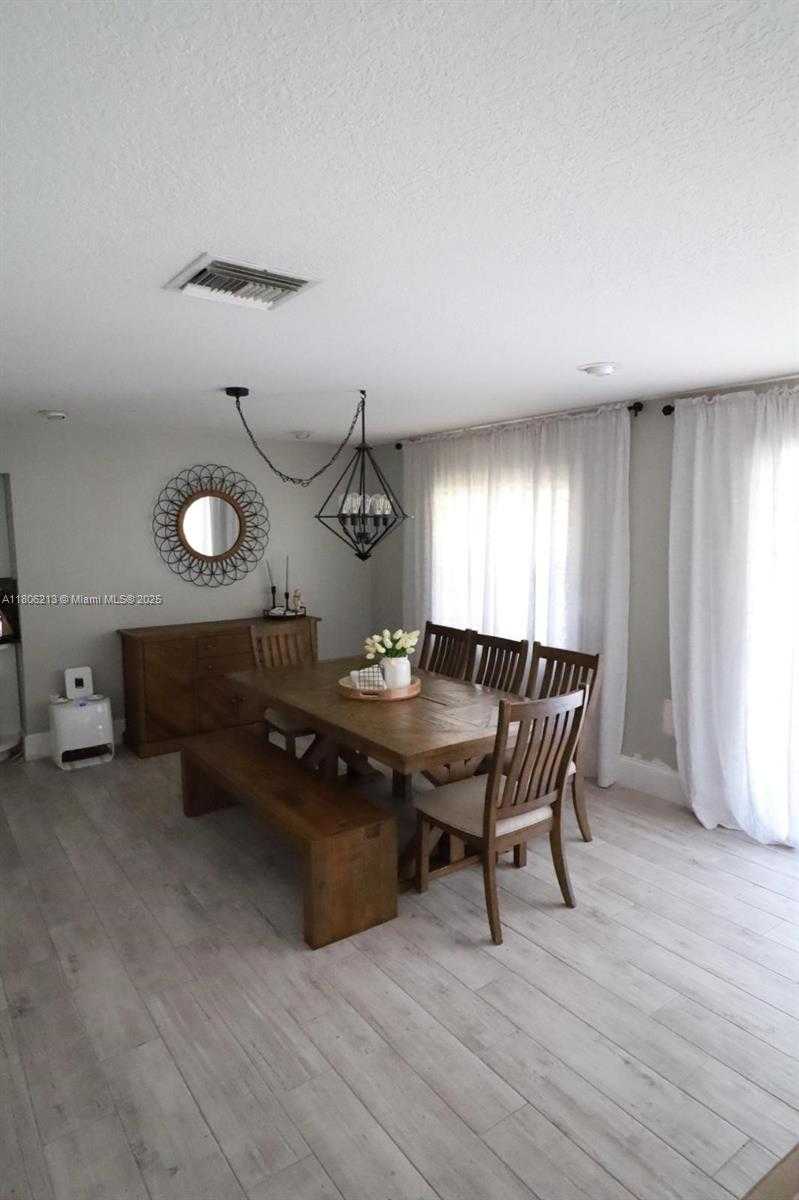 Small Image of 11613 NORTH 42ND RD N, West Palm Beach Number 14