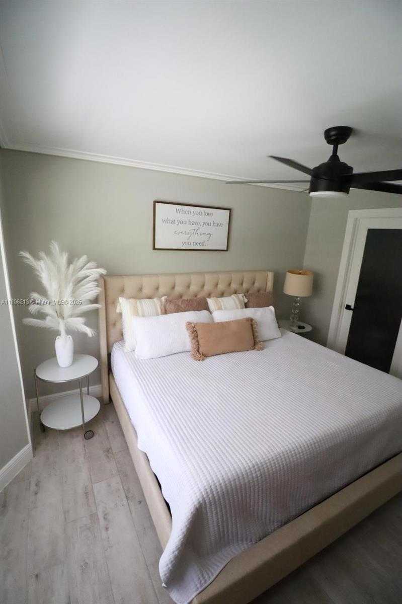 Small Image of 11613 NORTH 42ND RD N, West Palm Beach Number 15
