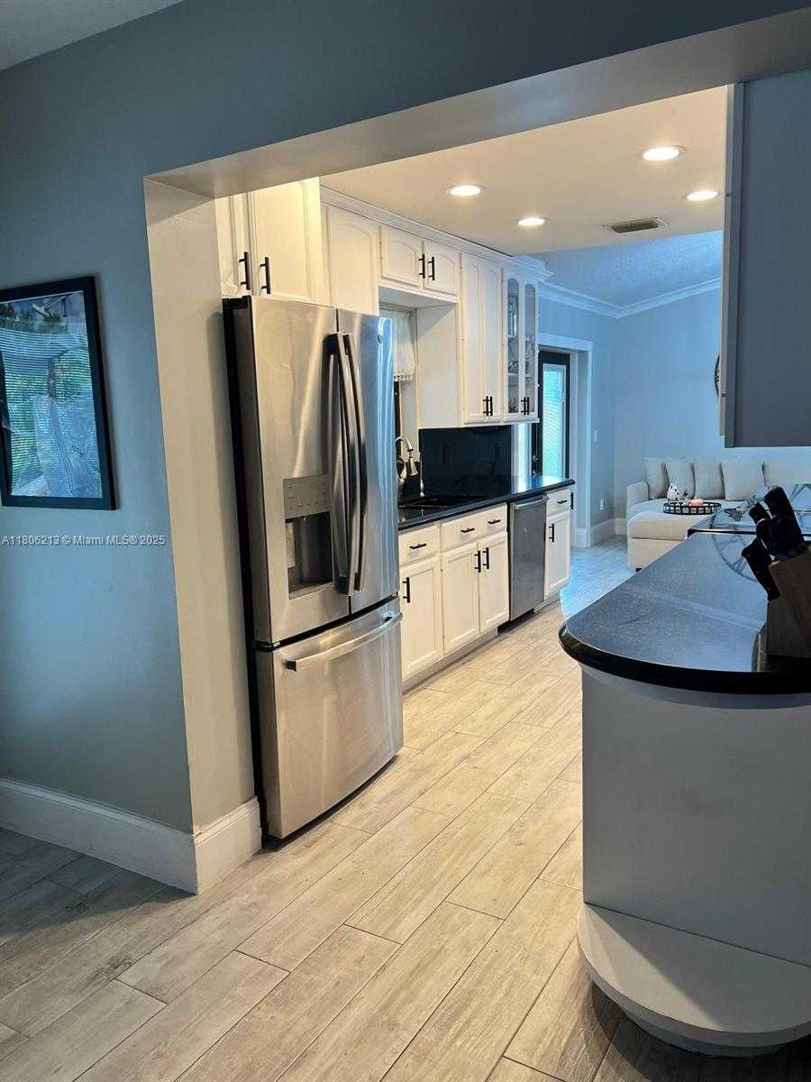 Small Image of 11613 NORTH 42ND RD N, West Palm Beach Number 3