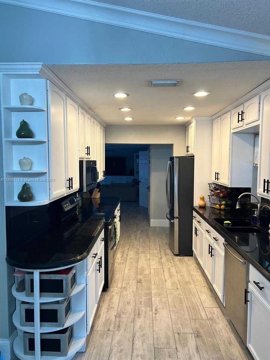 Small Image of 11613 NORTH 42ND RD N, West Palm Beach Number 4