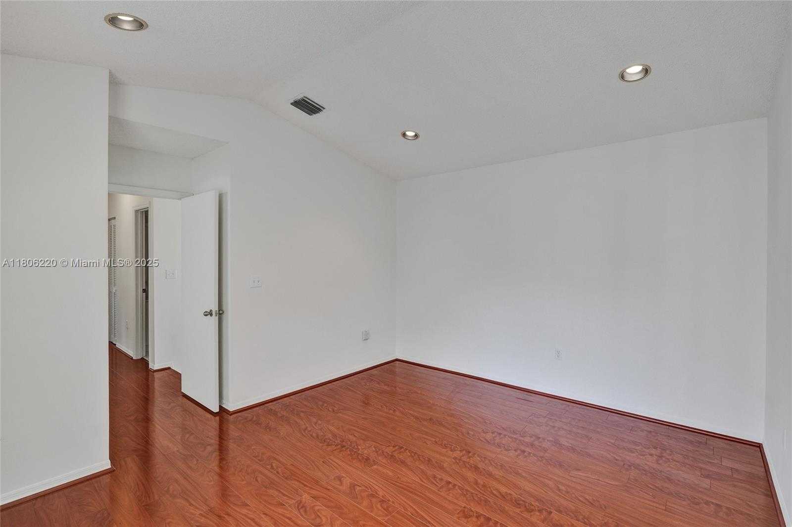 Small Image of 3910 FERN FOREST RD, Cooper City Number 18