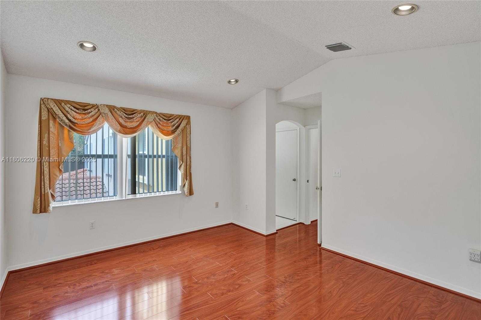 Small Image of 3910 FERN FOREST RD, Cooper City Number 19