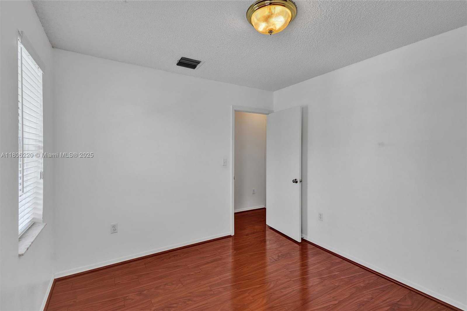 Small Image of 3910 FERN FOREST RD, Cooper City Number 29