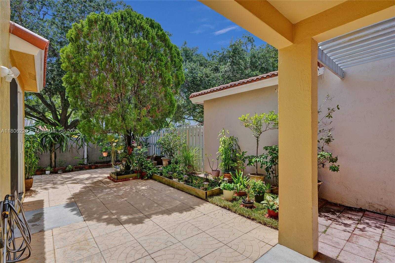 Small Image of 3910 FERN FOREST RD, Cooper City Number 32