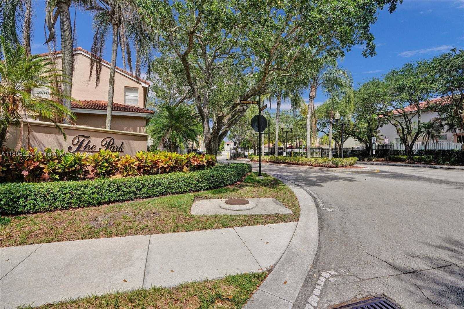 Small Image of 3910 FERN FOREST RD, Cooper City Number 4
