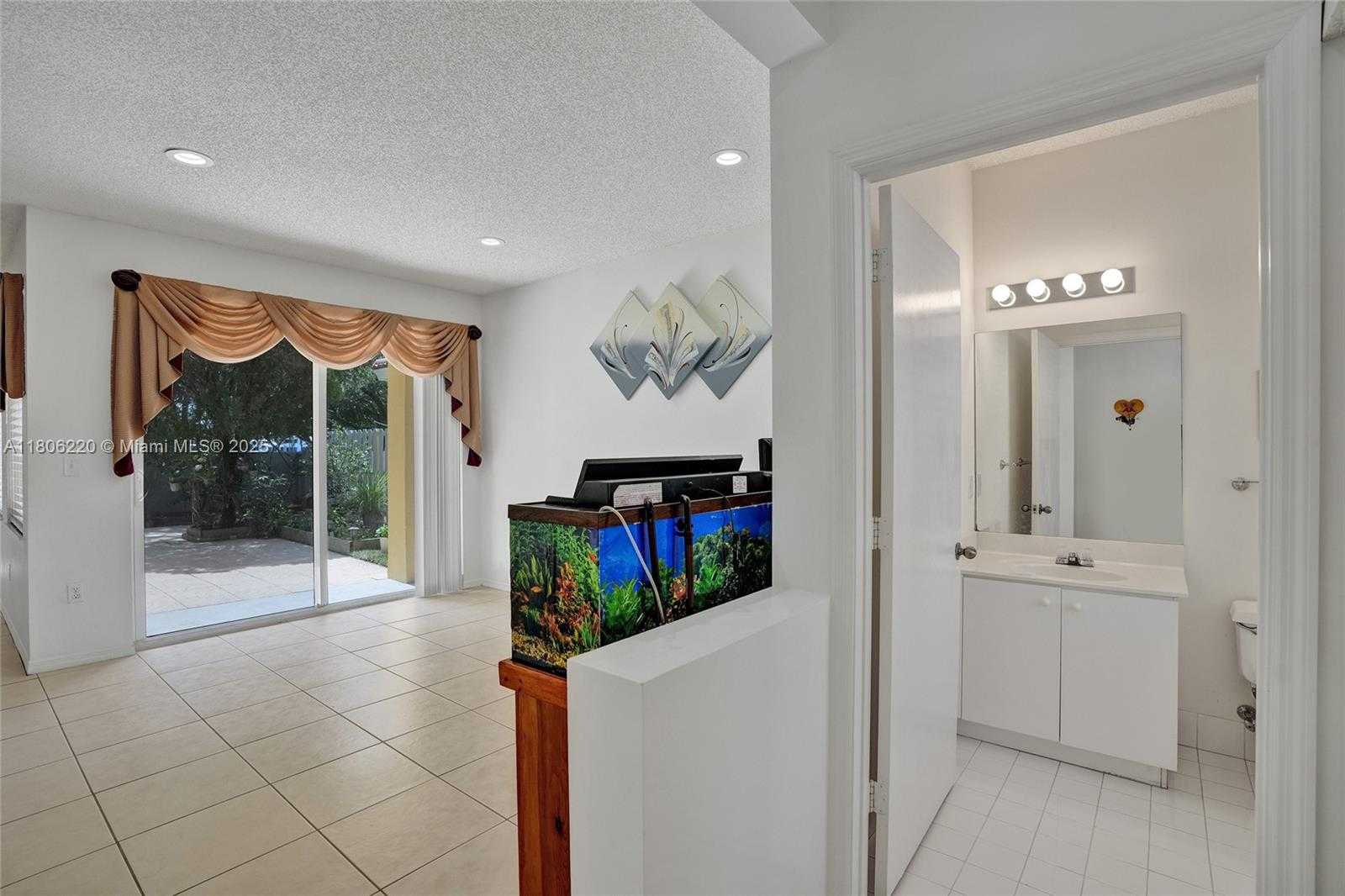 Small Image of 3910 FERN FOREST RD, Cooper City Number 7