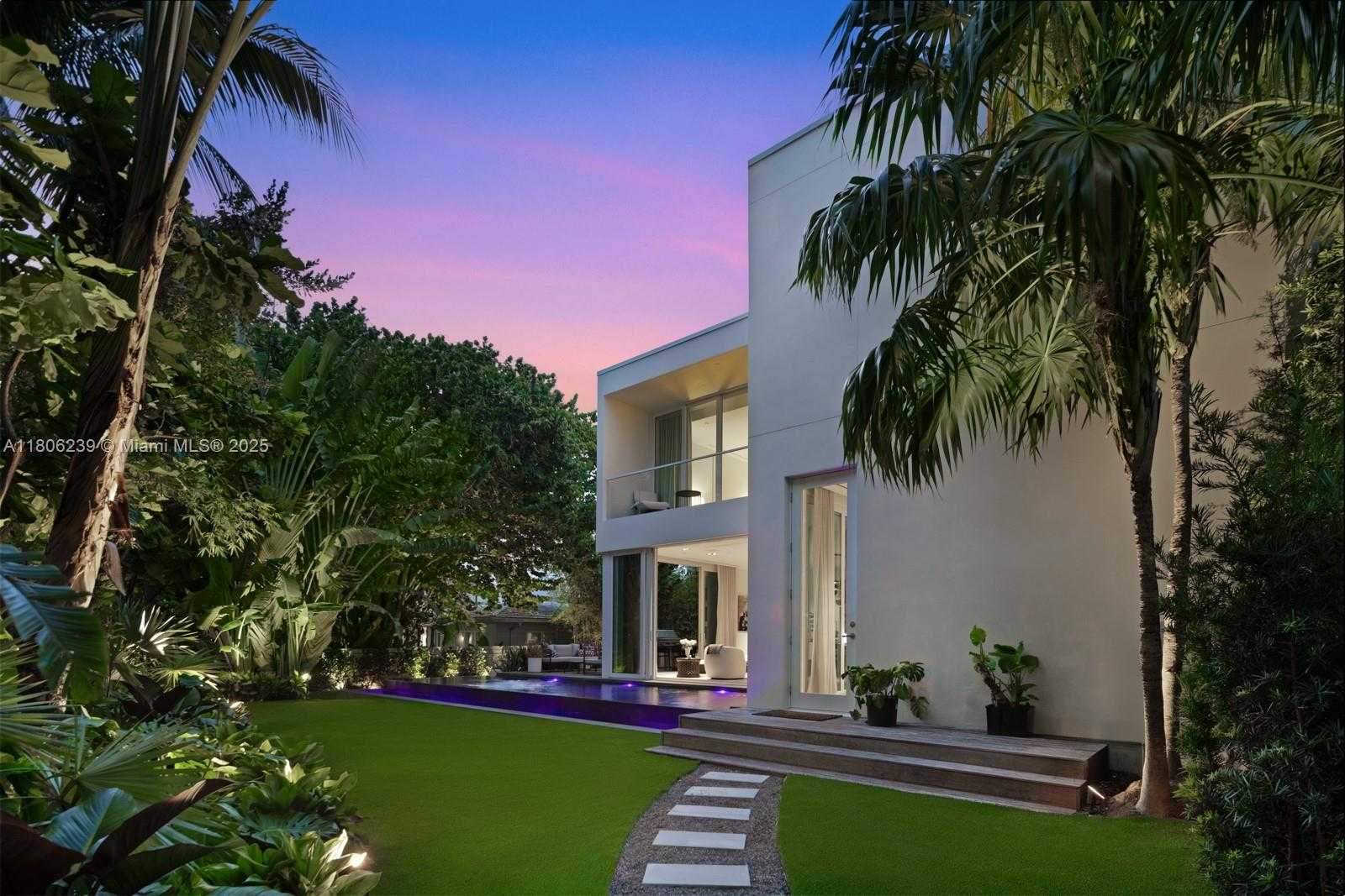 Small Image of 4700 NORTH MERIDIAN AVE, Miami Beach Number 2