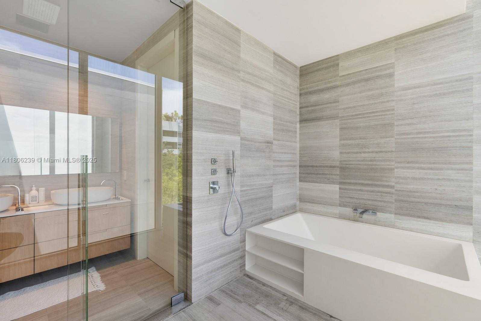 Small Image of 4700 NORTH MERIDIAN AVE, Miami Beach Number 39