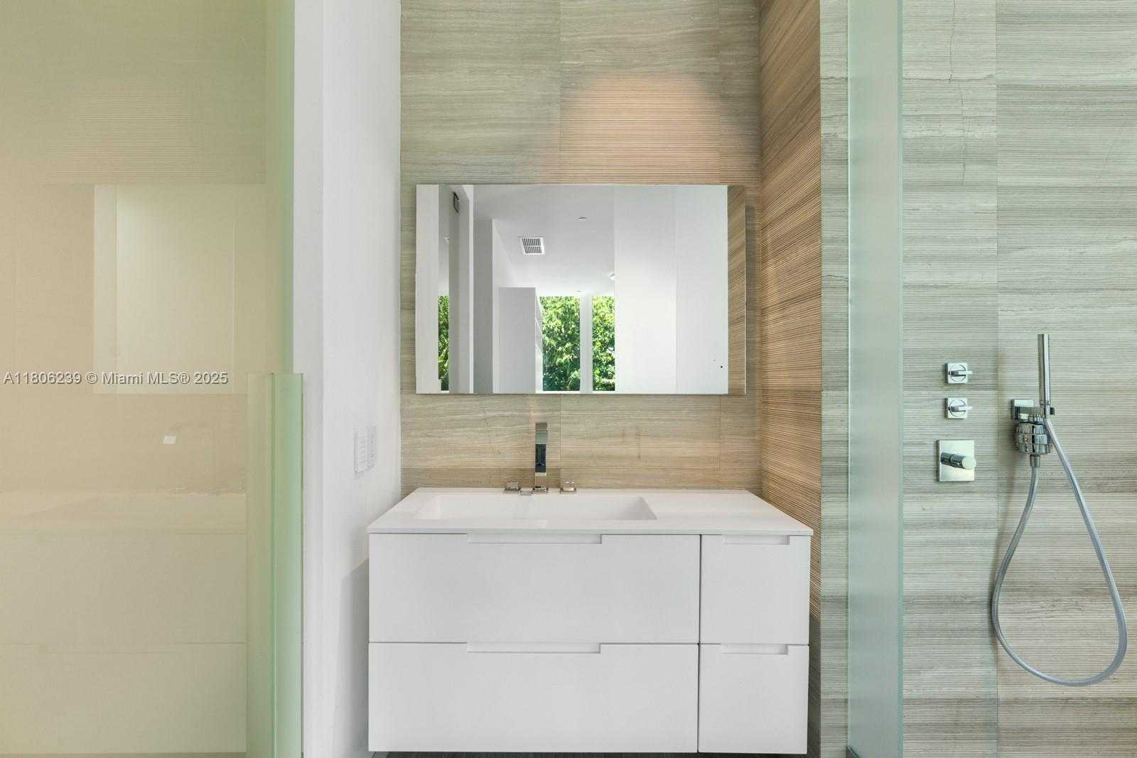 Small Image of 4700 NORTH MERIDIAN AVE, Miami Beach Number 47