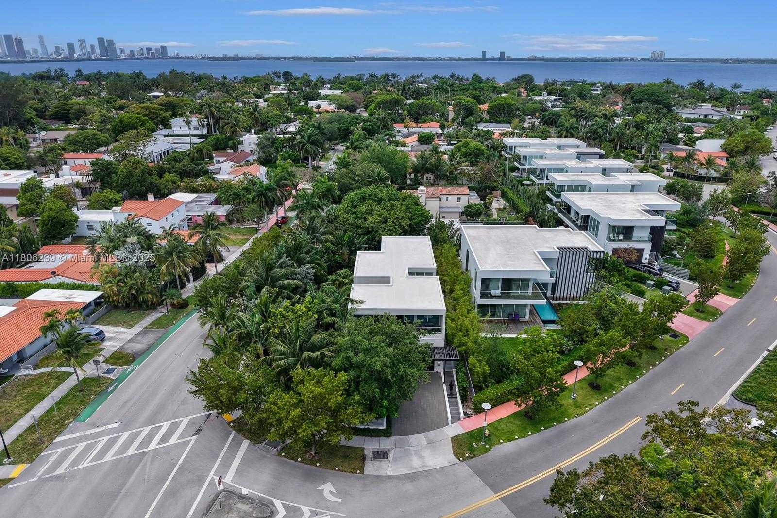 Small Image of 4700 NORTH MERIDIAN AVE, Miami Beach Number 52
