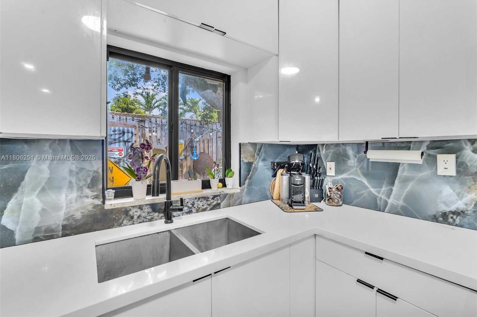 Small Image of 1635 NORTH EAST 174TH ST, North Miami Beach Number 10