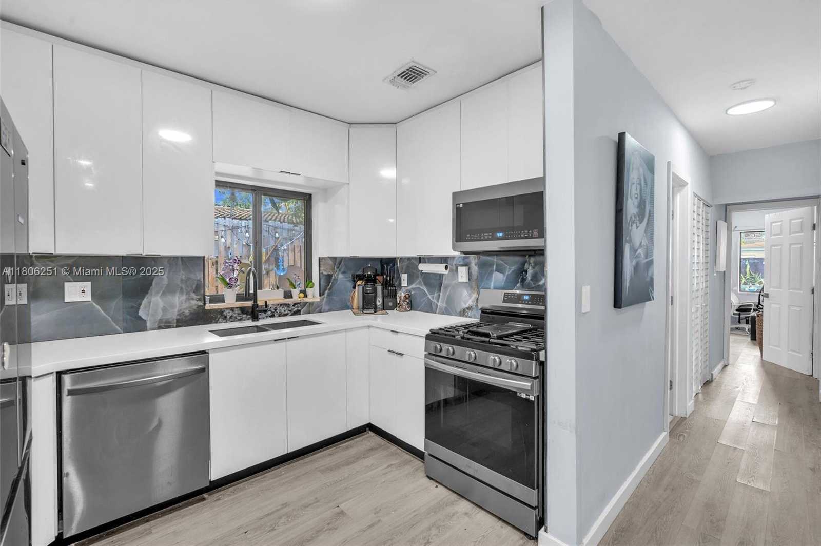 Small Image of 1635 NORTH EAST 174TH ST, North Miami Beach Number 11