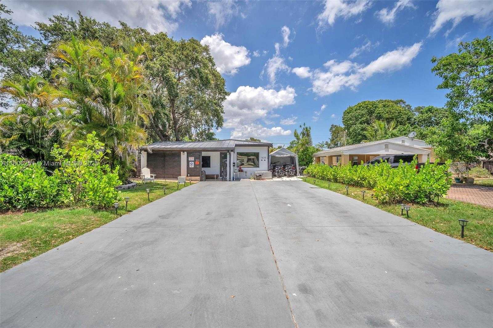 Small Image of 1635 NORTH EAST 174TH ST, North Miami Beach Number 34