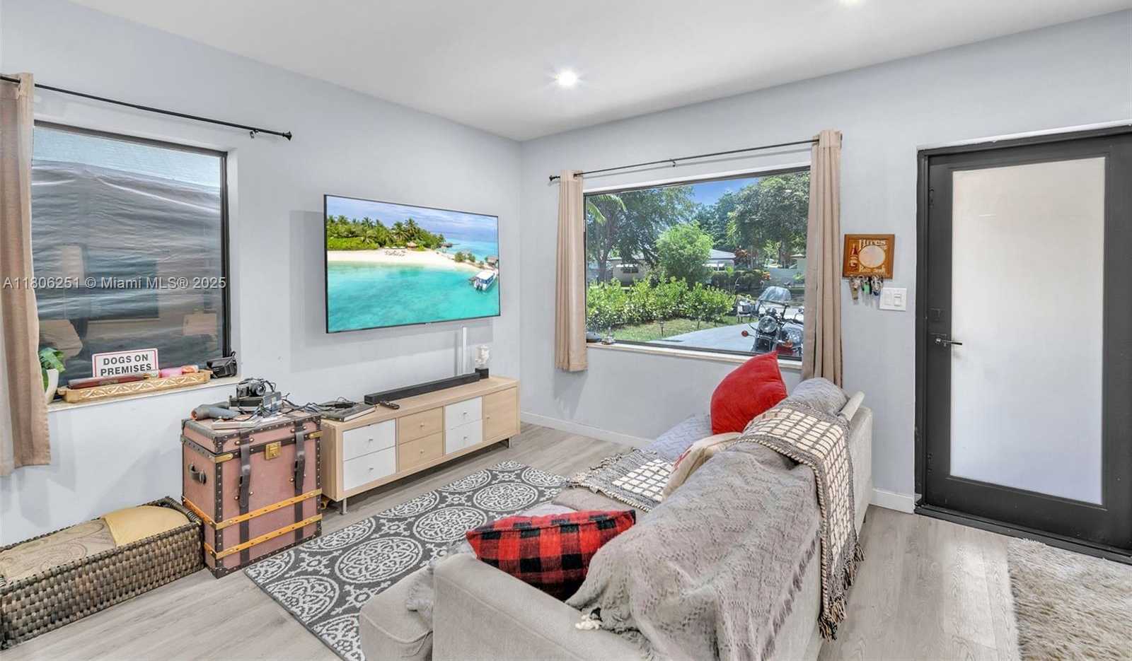 Small Image of 1635 NORTH EAST 174TH ST, North Miami Beach Number 6