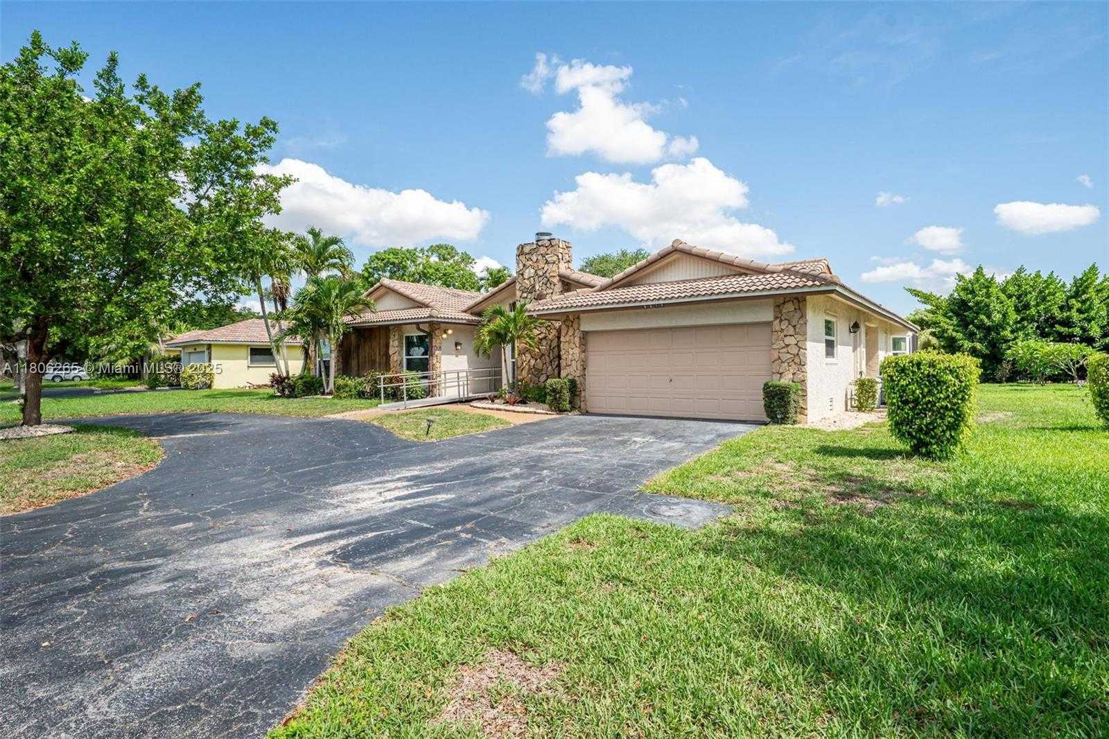 Small Image of 9919 SOUTH WEST 1ST CT, Coral Springs Number 2