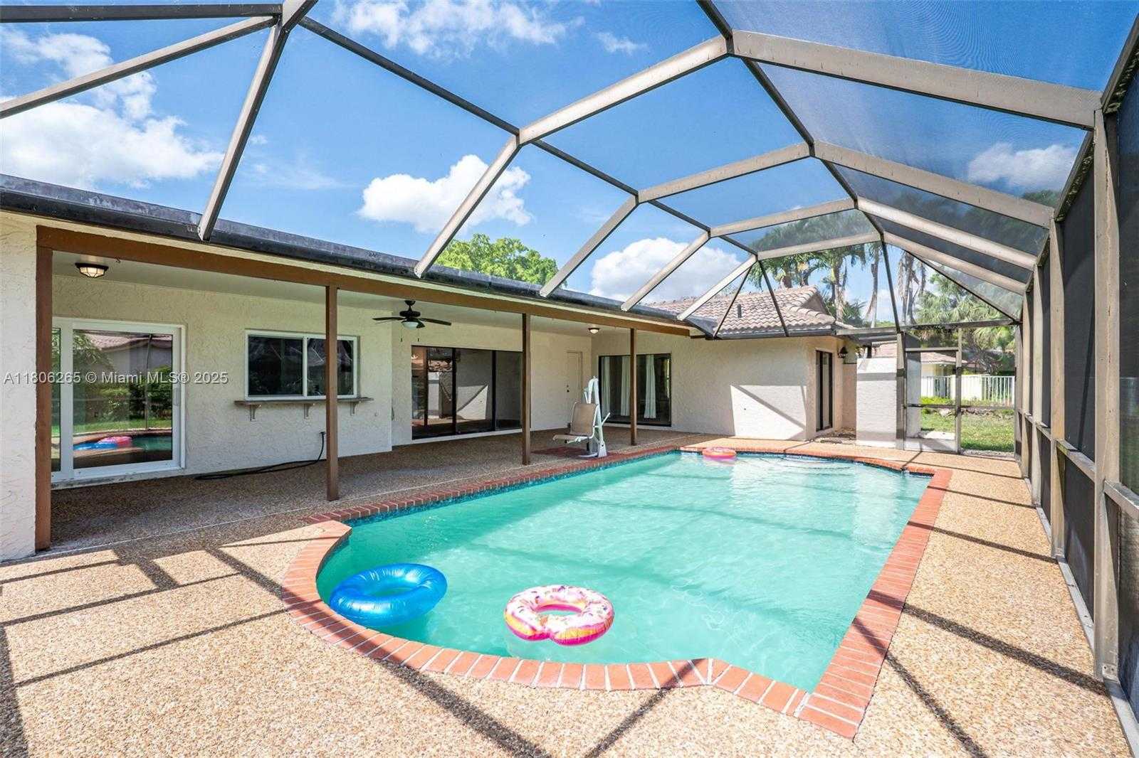 Small Image of 9919 SOUTH WEST 1ST CT, Coral Springs Number 27