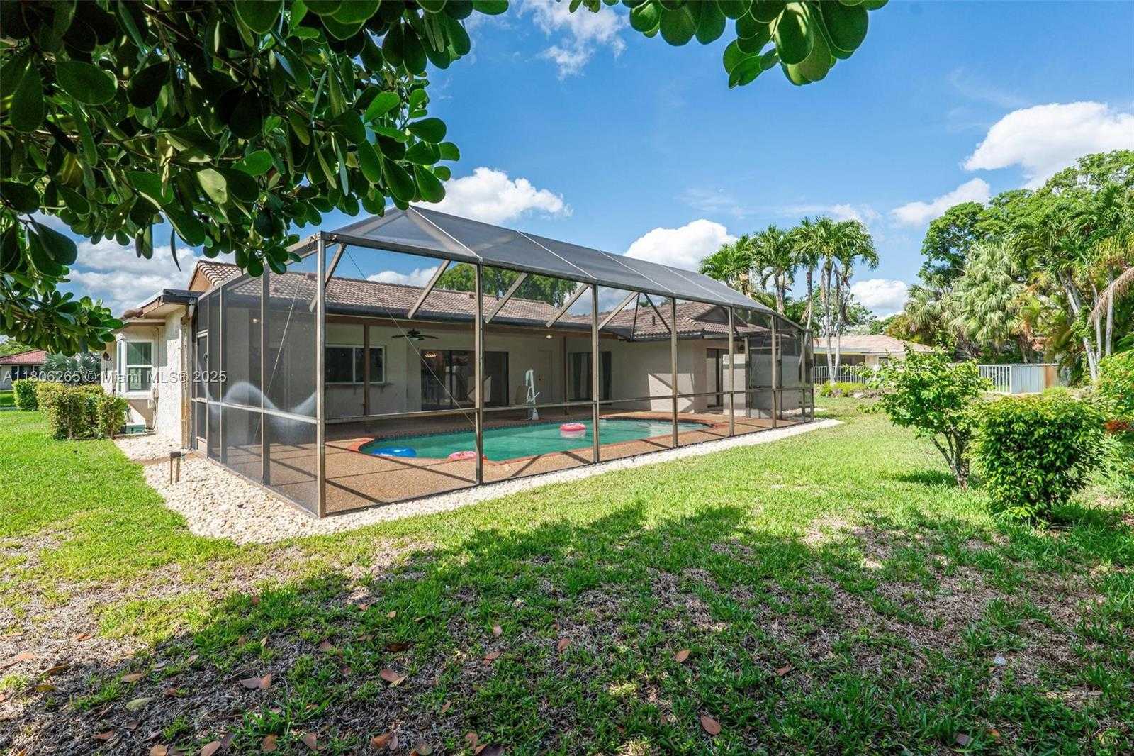 Small Image of 9919 SOUTH WEST 1ST CT, Coral Springs Number 32