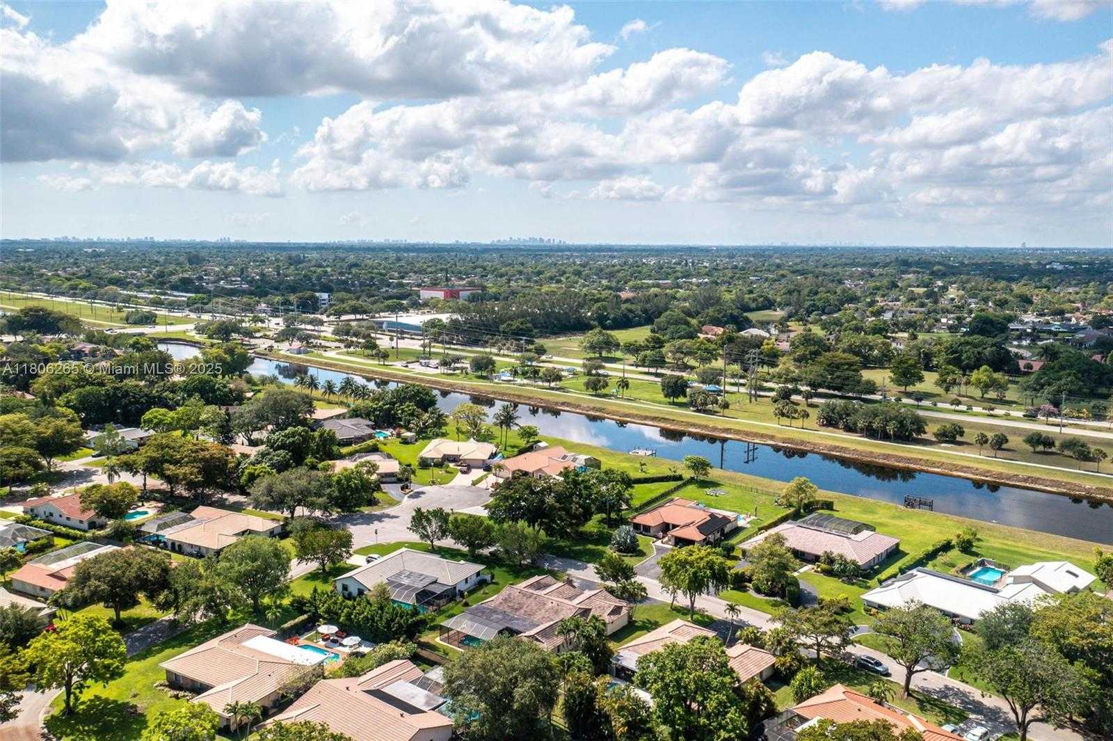 Small Image of 9919 SOUTH WEST 1ST CT, Coral Springs Number 35