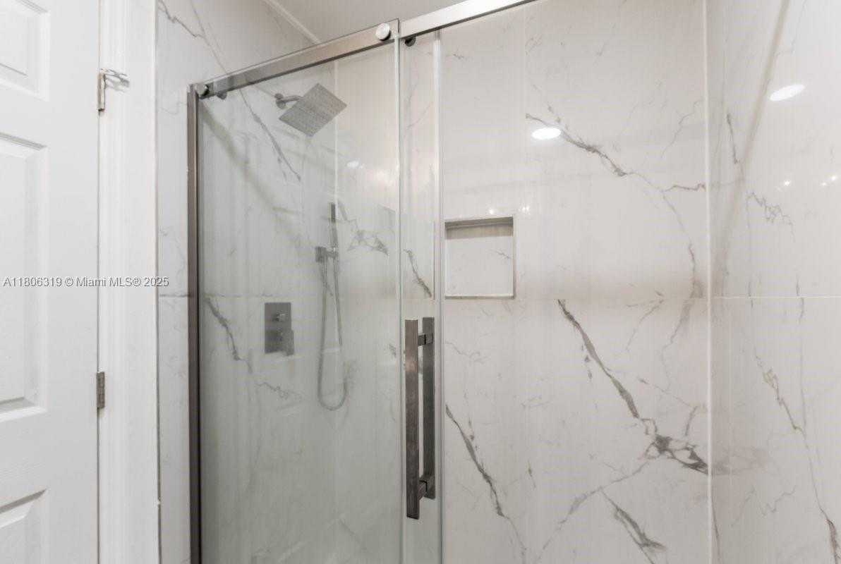 Small Image of 14641 POPLAR HILL CT, Davie Number 16