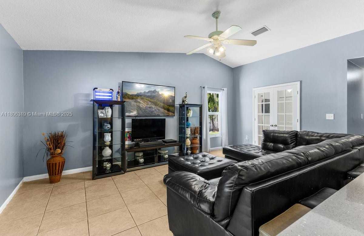 Small Image of 14641 POPLAR HILL CT, Davie Number 8