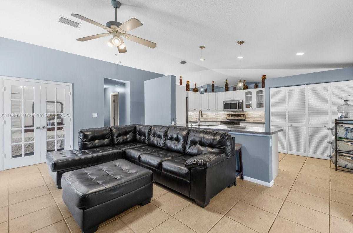 Small Image of 14641 POPLAR HILL CT, Davie Number 9