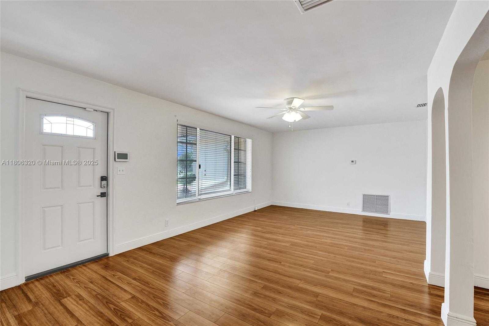 Small Image of 5861 NORTH WEST 18TH CT, Sunrise Number 10