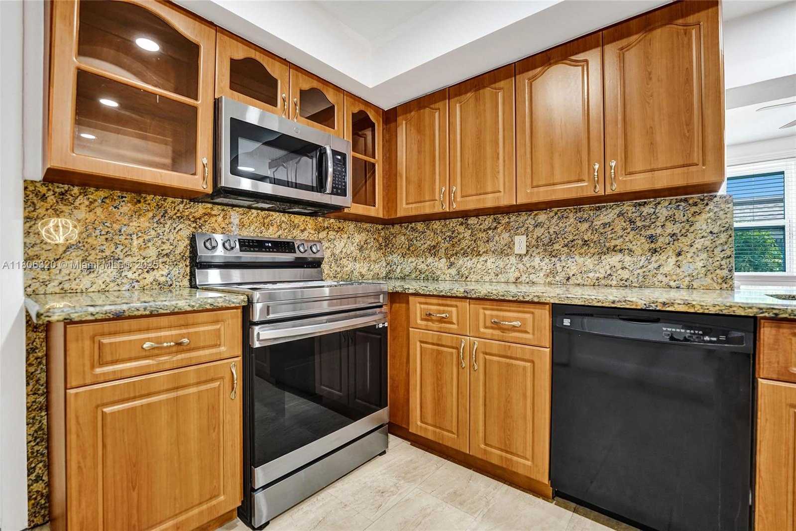 Small Image of 5861 NORTH WEST 18TH CT, Sunrise Number 19