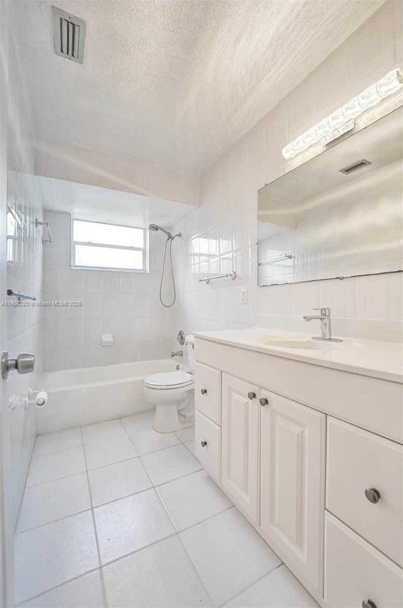 Small Image of 5861 NORTH WEST 18TH CT, Sunrise Number 47