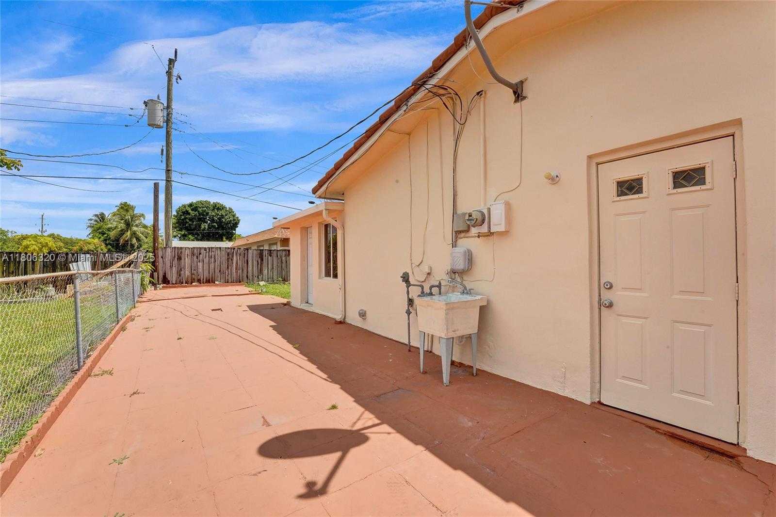 Small Image of 5861 NORTH WEST 18TH CT, Sunrise Number 55