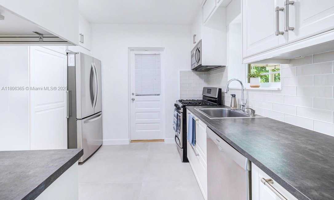 Small Image of 65 NORTH EAST 107TH ST, Miami Shores Number 31