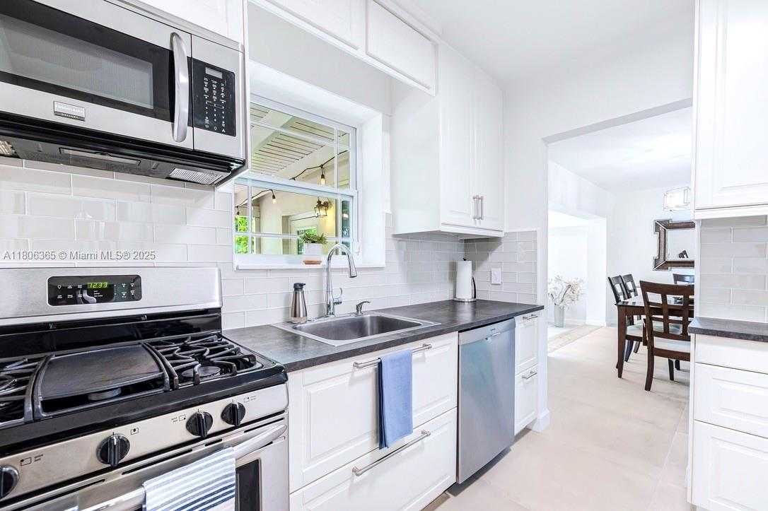 Small Image of 65 NORTH EAST 107TH ST, Miami Shores Number 32