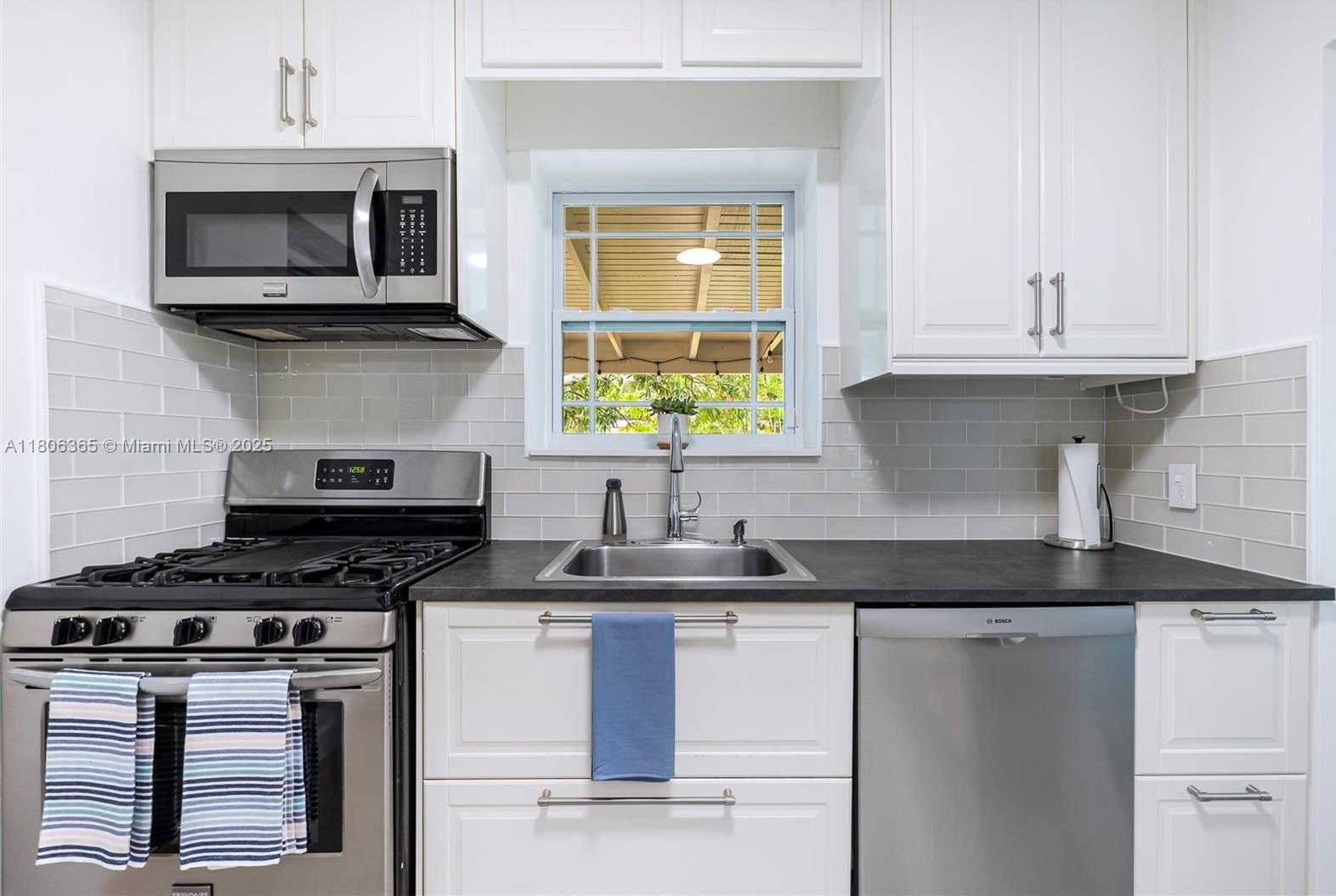 Small Image of 65 NORTH EAST 107TH ST, Miami Shores Number 33