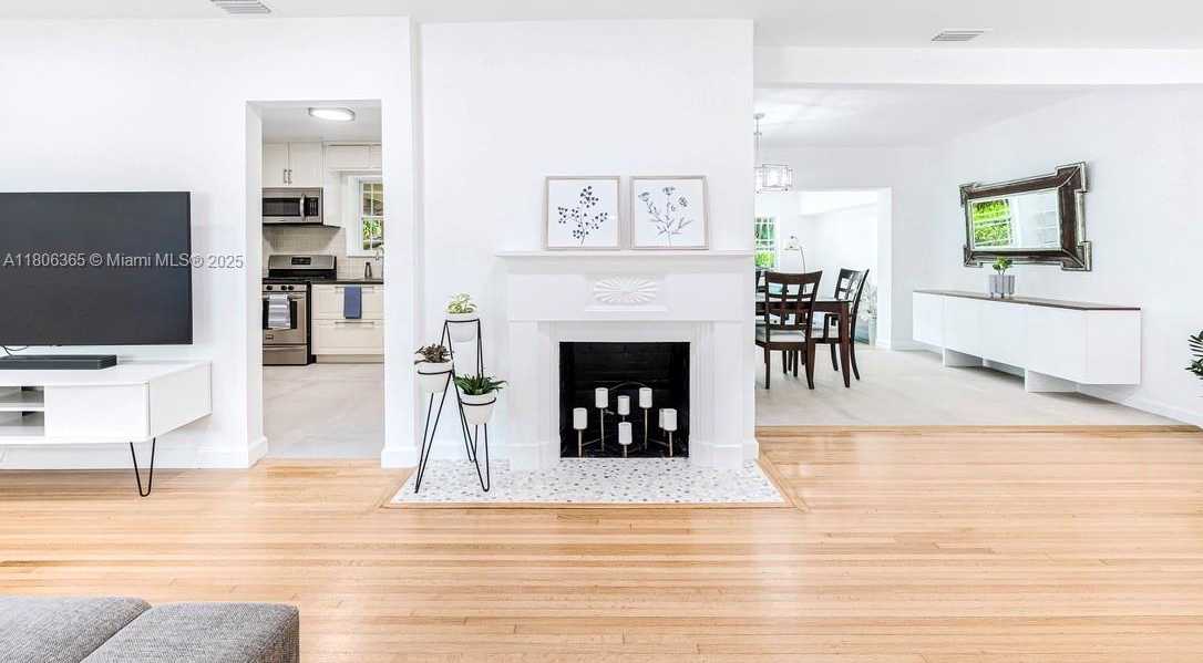 Small Image of 65 NORTH EAST 107TH ST, Miami Shores Number 8