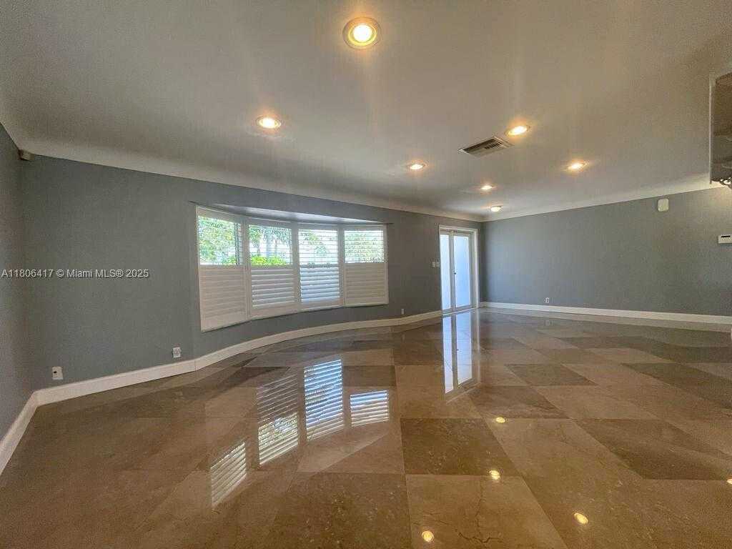 Small Image of 2770 NORTH EAST 8TH CT, Pompano Beach Number 10