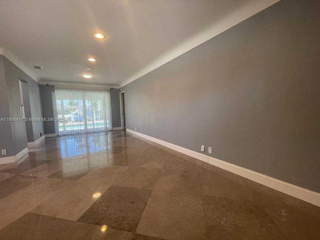 Small Image of 2770 NORTH EAST 8TH CT, Pompano Beach Number 13