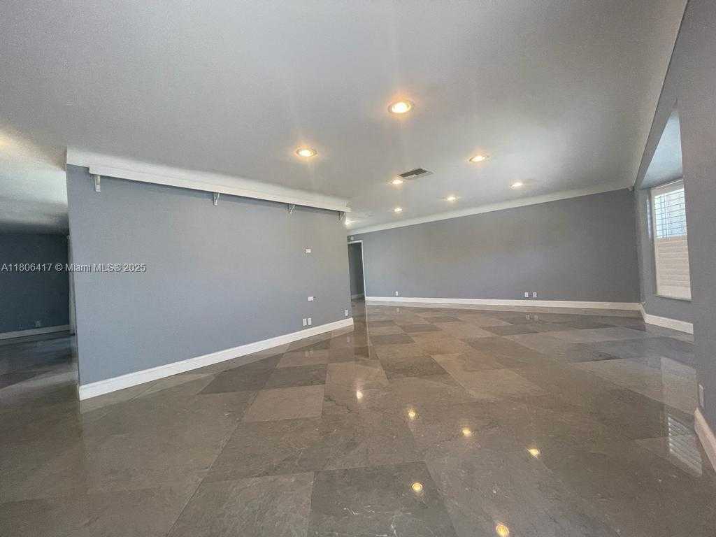 Small Image of 2770 NORTH EAST 8TH CT, Pompano Beach Number 14