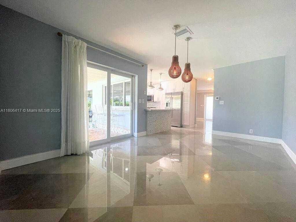 Small Image of 2770 NORTH EAST 8TH CT, Pompano Beach Number 15