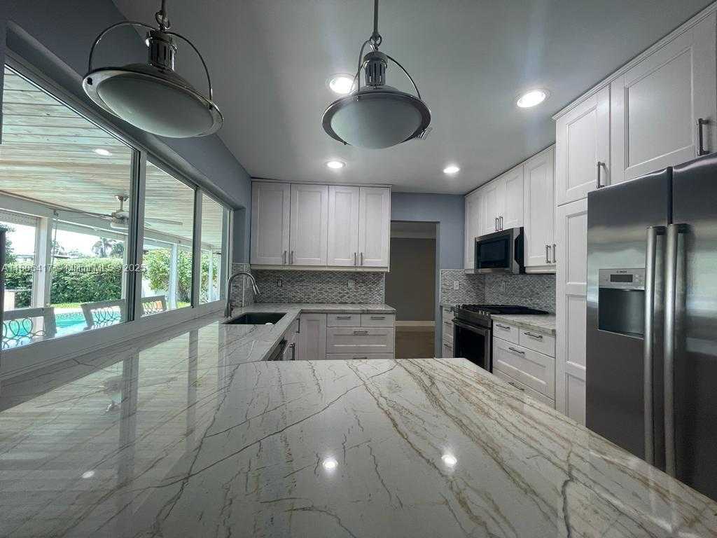 Small Image of 2770 NORTH EAST 8TH CT, Pompano Beach Number 17
