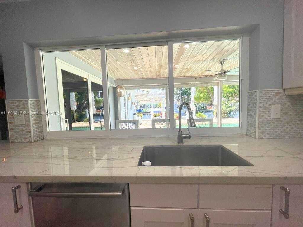 Small Image of 2770 NORTH EAST 8TH CT, Pompano Beach Number 19