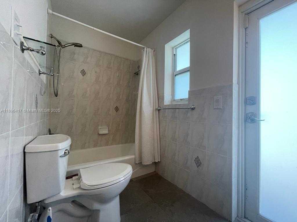 Small Image of 2770 NORTH EAST 8TH CT, Pompano Beach Number 25