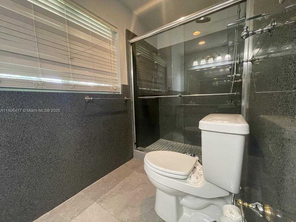 Small Image of 2770 NORTH EAST 8TH CT, Pompano Beach Number 29